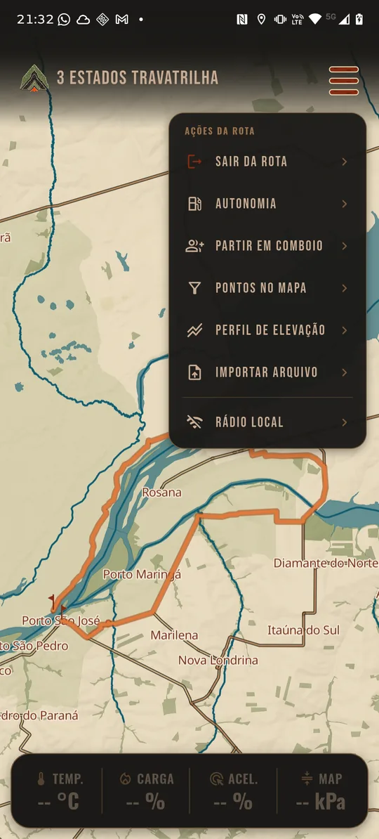 Menu Ações da rota aberto sobre o mapa, com as opções Sair da rota, Autonomia, Partir em comboio, Pontos no mapa, Perfil de elevação, Importar arquivo e Rádio local.
